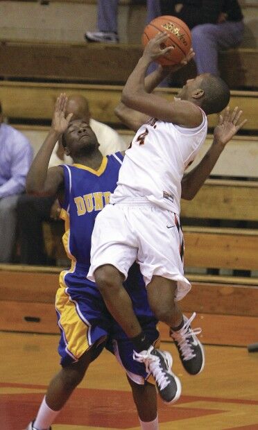 HoopsUTDUNBAR112710js
